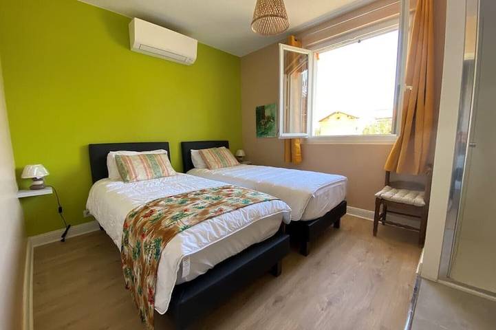 Soniette is a traditional holiday home with a private swimming pool in Souillac, Lot