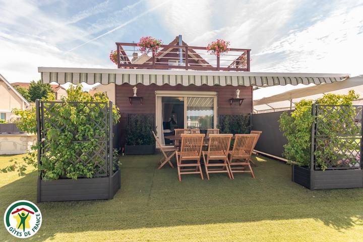 Gîte pour 4 personnes, avec Terrasse à Chavot-Courcourt