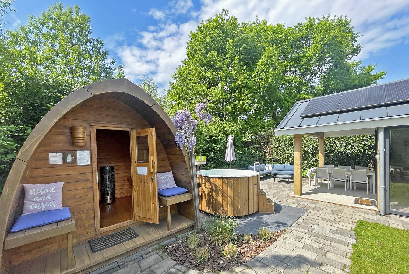Vakantiepark De Thijmse Berg — Wellness Cottage met hottub en sauna | 5 personen in Rhenen, Provincie Utrecht