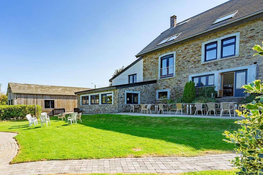 Berismenil Gardens large villa with indoor swimming pool and jacuzzi in Samrée, La Roche-en-Ardenne