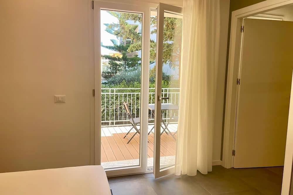 Apartamento entero, Estudio Doble Deluxe con terraza in Bagheria, Provincia de Palermo