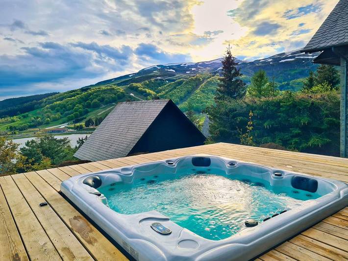 Gîte pour 12 personnes, avec jacuzzi ainsi que balcon et jardin dans Super Besse - 2