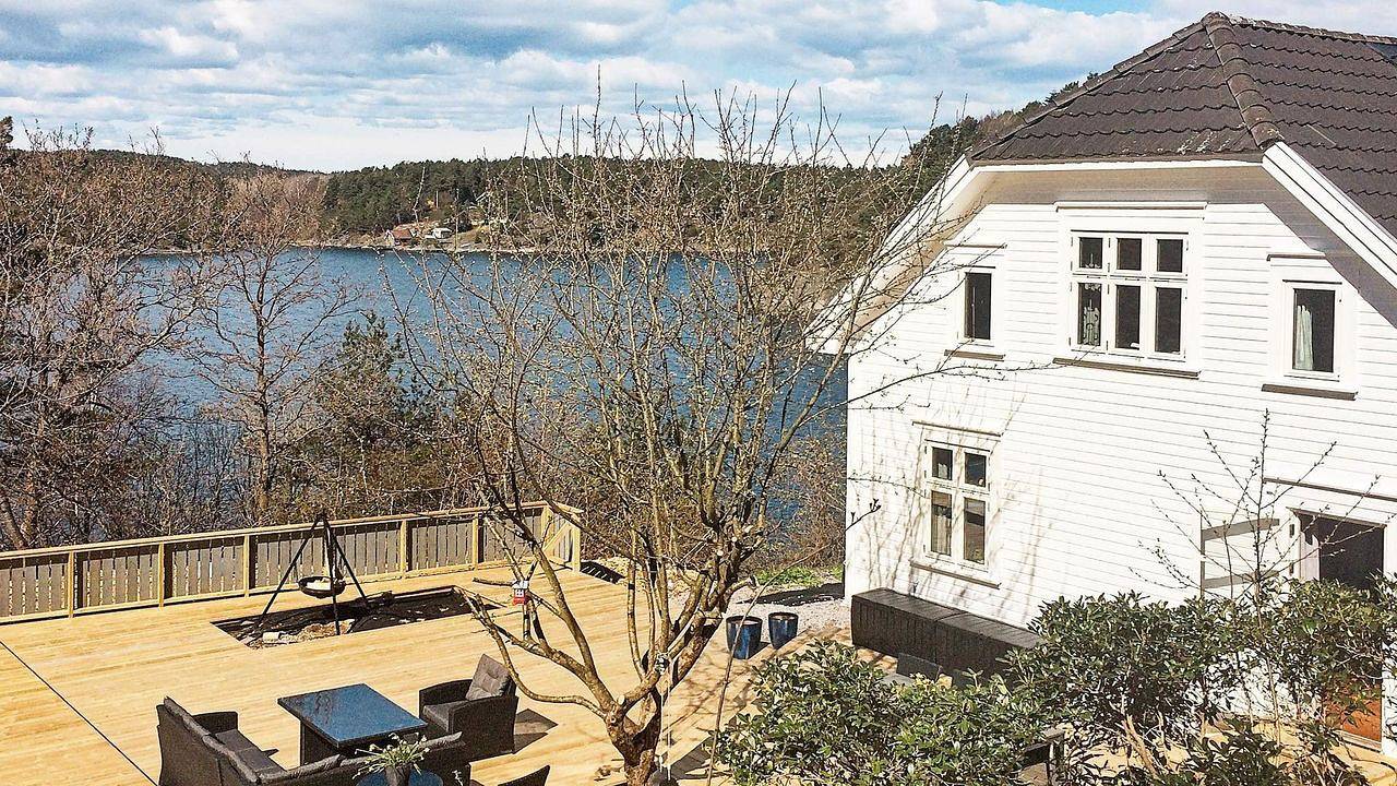 Feriehus for 8 personer med terrasse in Lillesand 