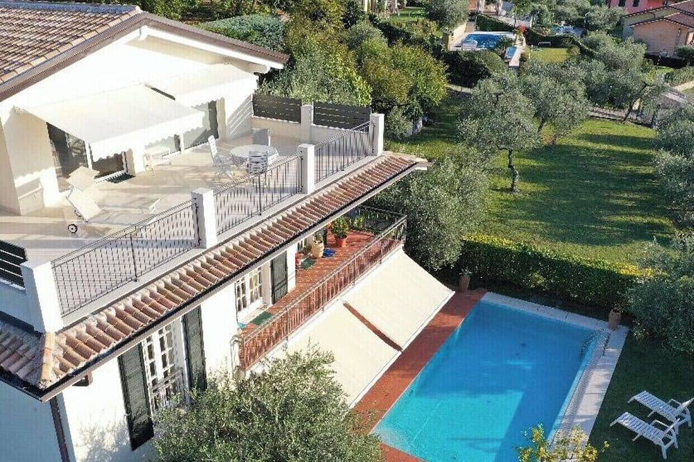 Ganze Wohnung, Der Dachboden der Villa Ca 'Bianca 16 in Torri del Benaco, Gardasee-Berge