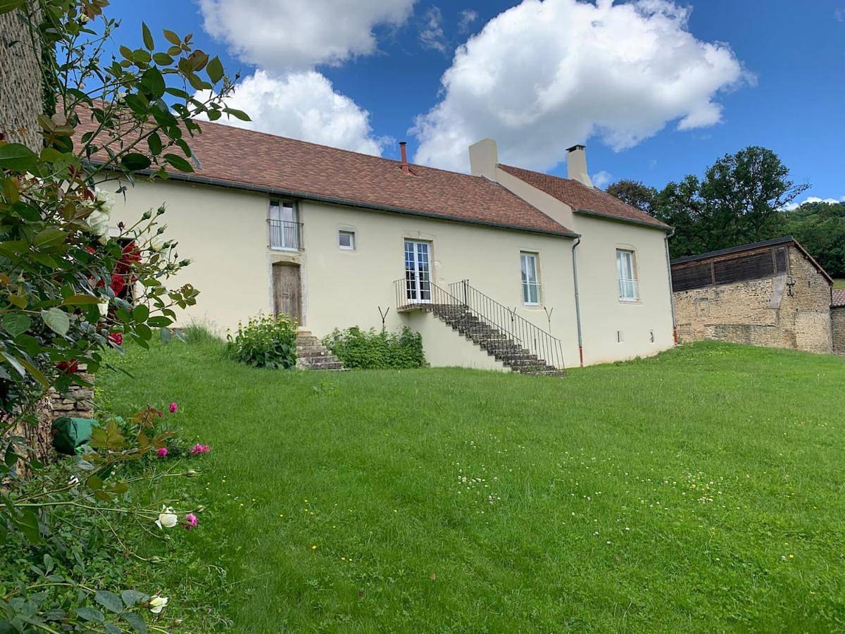 Two-Bedroom House in Mavilly-Mandelot, Région de Beaune