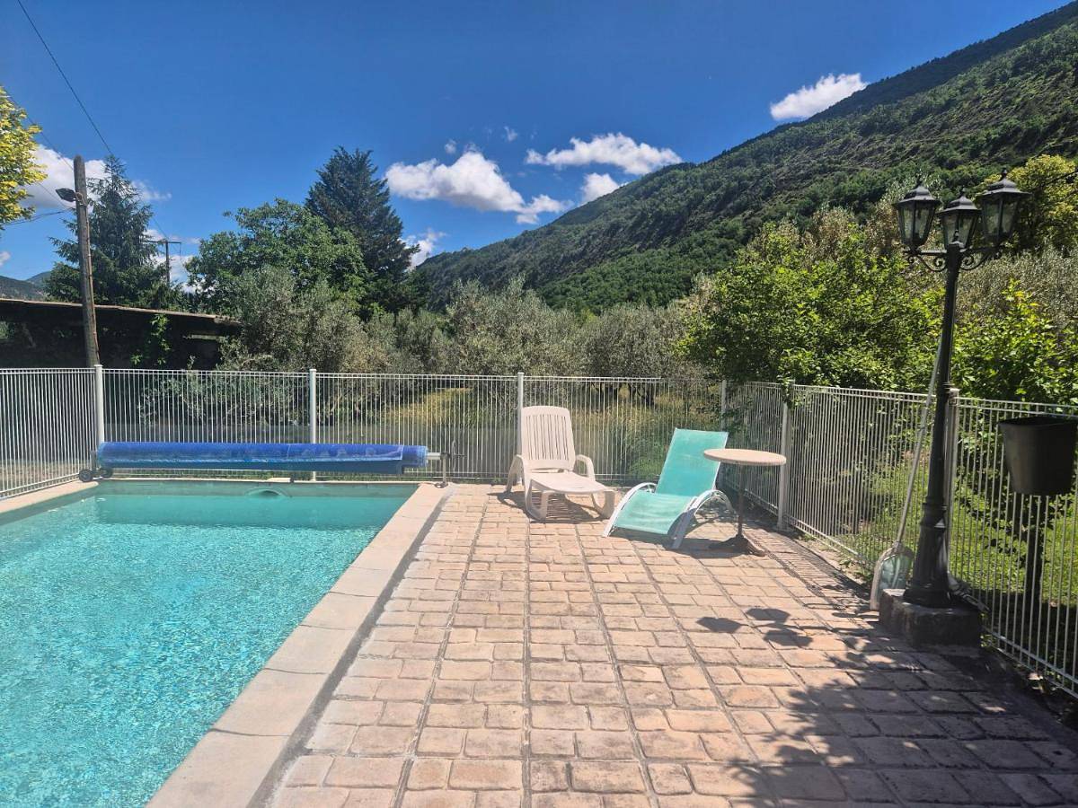 Appartement entier, Dans les oliviers de Titi et Bernard in Entrevaux, Région Castellane