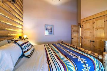 Log Cabin for 11 Guests in McCall, Payette Lake, Picture 2