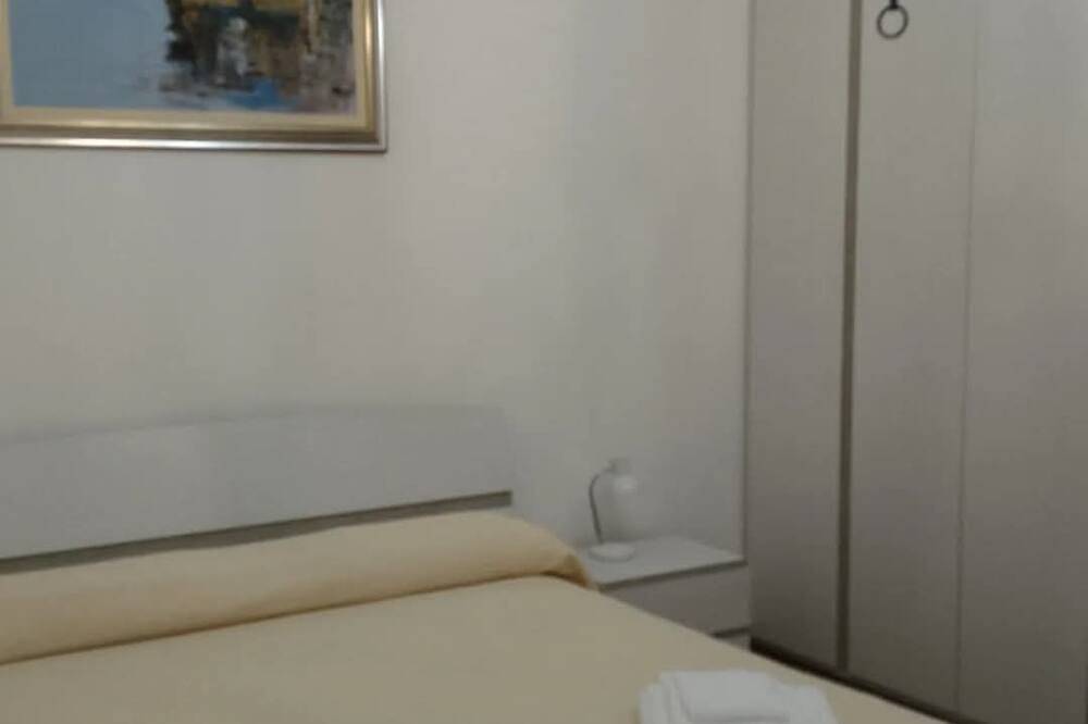 Apartamento entero, Spacious apartment in center Abano Terme, Wifi and free parking. in Abano Terme, Colinas Eugâneas