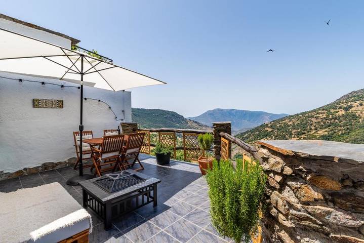 Apartamento para 5 personas, con Balcón además de Terraza y Vistas en Capileira