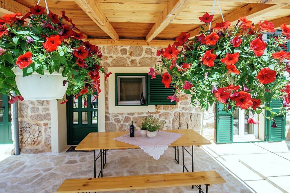Casa vacanza a Zara a partire da 261€ a notte