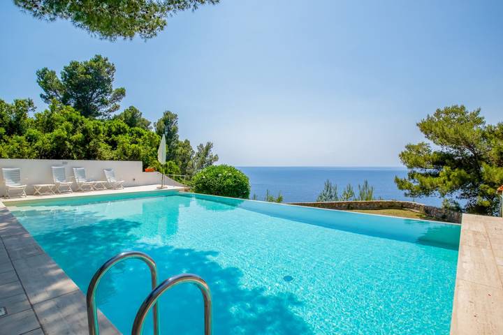 Ferienhaus für 13 Personen, mit Terrasse und Garten sowie Pool in Madonna delle Grazie