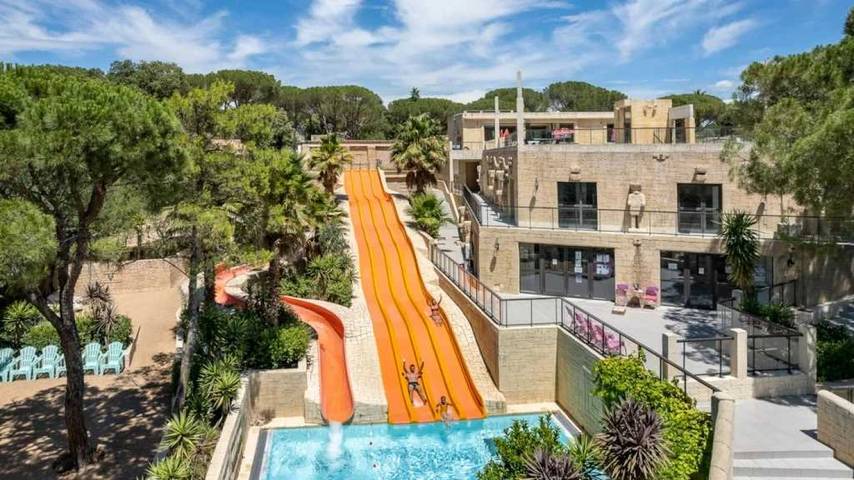 Gîte pour 6 personnes, avec jacuzzi ainsi que piscine et bassin pour enfant à Le Muy - 4