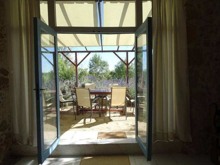 Gîte pour 10 personnes, avec piscine ainsi que vue et jardin, animaux acceptés à Justian - 3