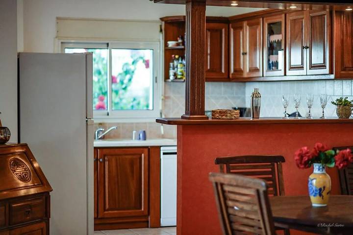 Location de vacances pour 6 personnes, avec terrasse ainsi que jacuzzi et jardin dans Trois Mares - 4