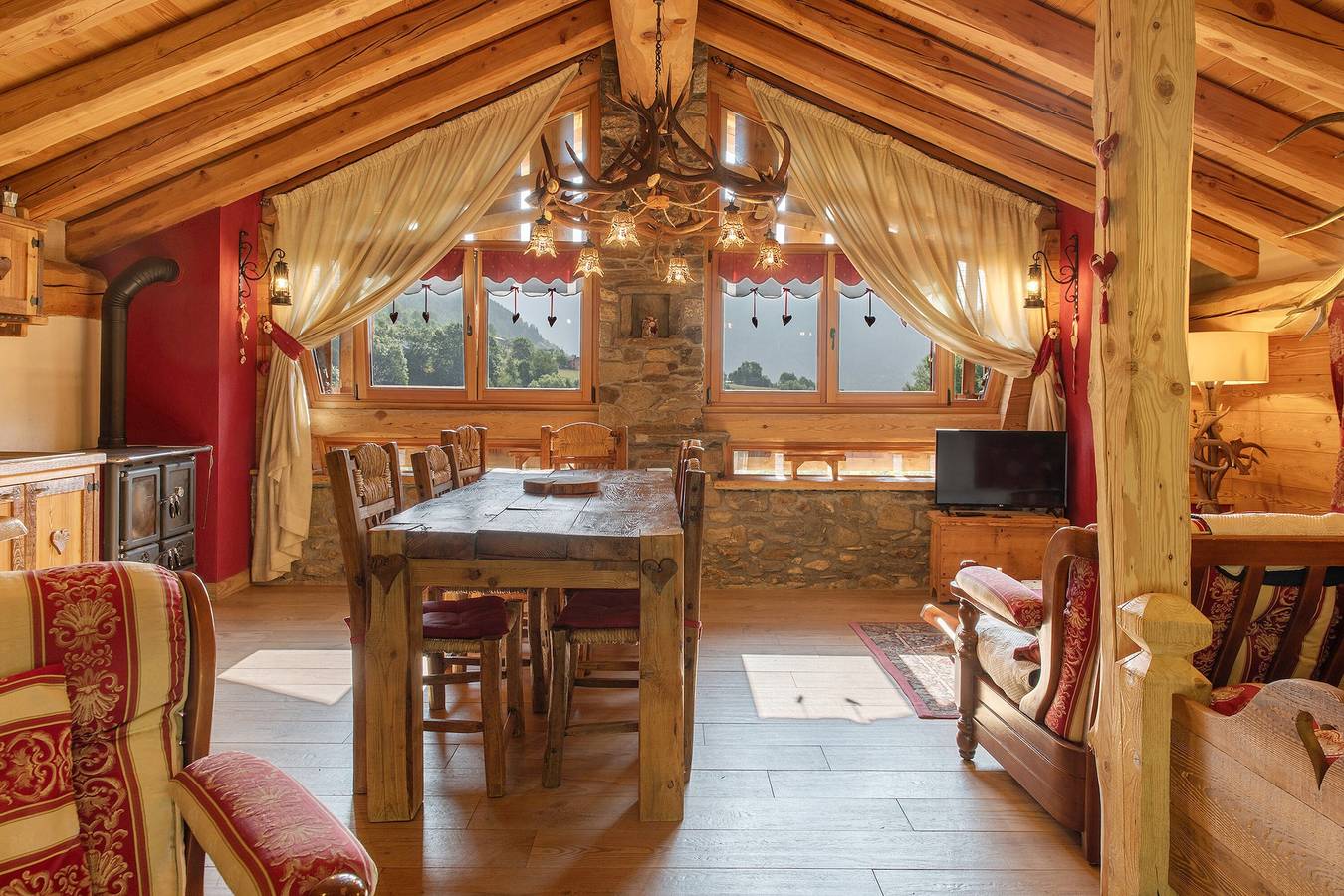 Appartamento intero, Appartamento in Chalet 'Soggiorno Con Camera Deluxe' con vista sulle montagne in Monno, Valtellina