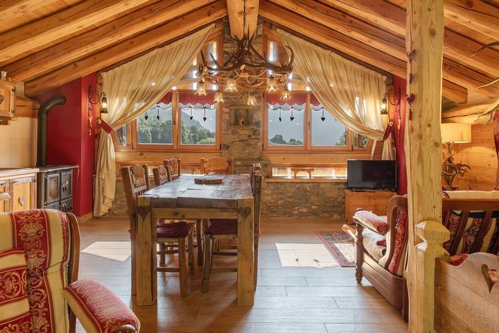 Appartamento intero, Appartamento in Chalet 'Soggiorno Con Camera Deluxe' con vista sulle montagne in Monno, Valtellina