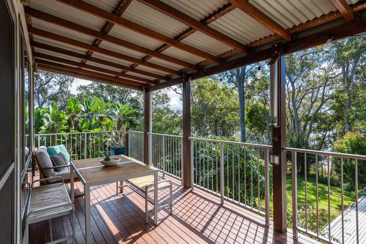 Holiday home for 6 people, with lake view and terrace as well as garden in New South Wales