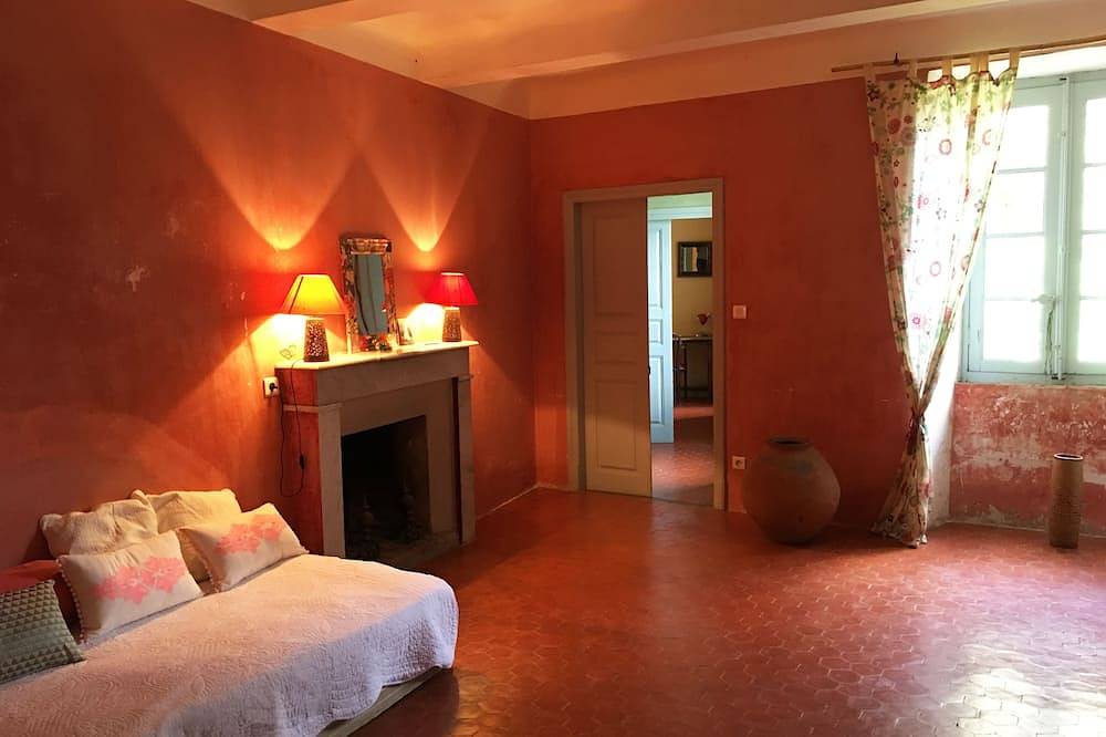 Sehr großes altes Haus, sehr charmant, in einem ruhigen Weiler von Cap Corse. in Rogliano, Cap Corse