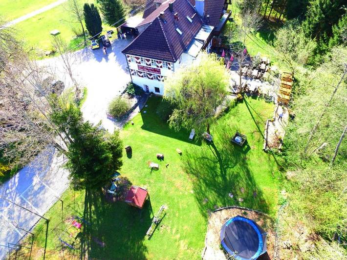 Maison d’hôte, avec Balcon ainsi que Terrasse et Jardin dans Bichel