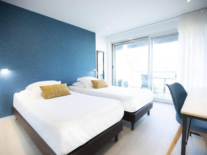 Hôtel pour 5 personnes, avec balcon et vue