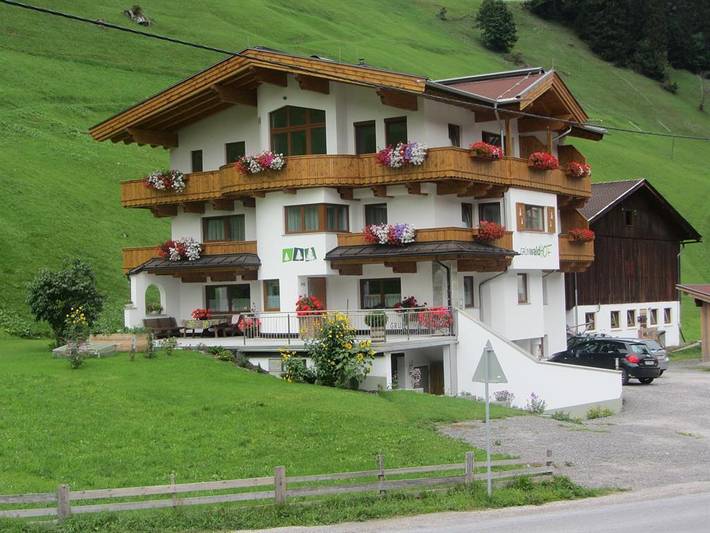 Hotel für 2 Personen, mit Pool und Balkon sowie Garten, kinderfreundlich - 1