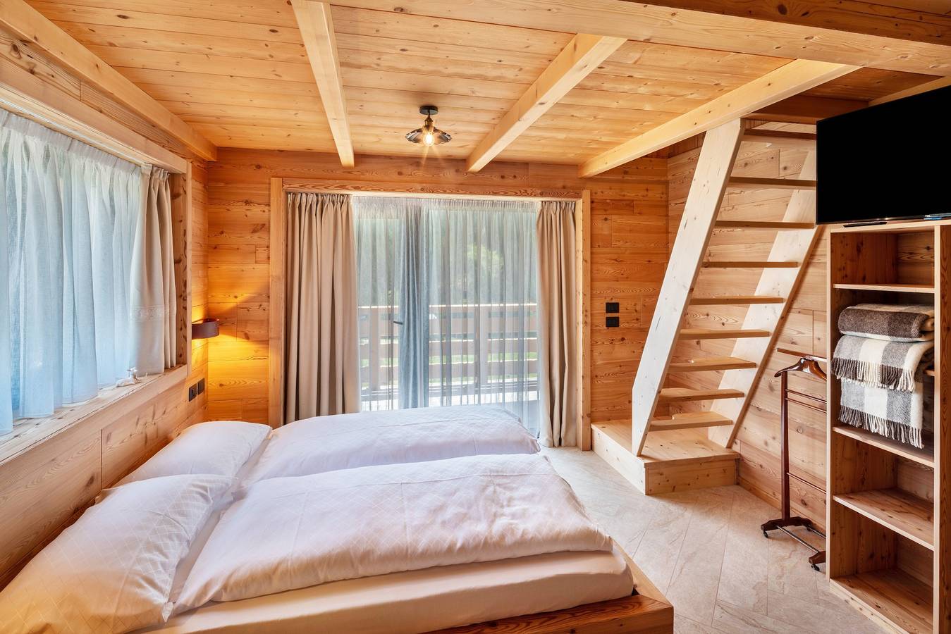 Appartamento intero, Appartamento 'Noah Suites Panna' con vista montagna, giardino in comune e Wi-Fi in Vigo di Fassa, San Giovanni di Fassa