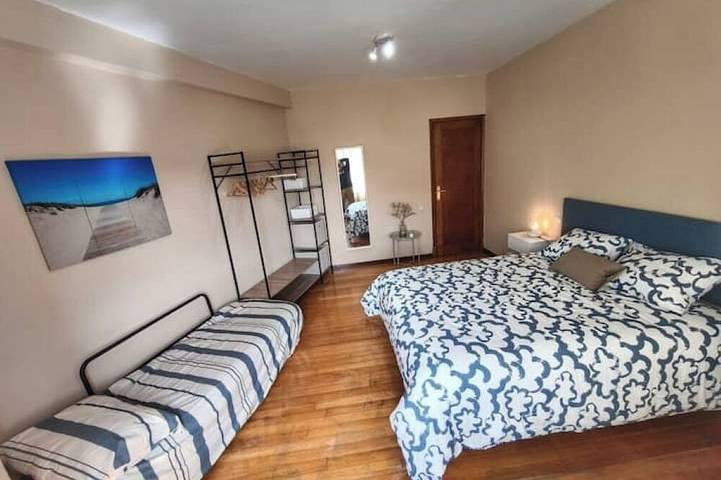 Entire apartment, Very bright and centrally located apartment 1°D in Santiago de Compostela, La Coruña Province