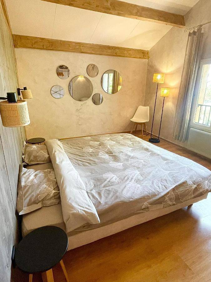 Location de vacances pour 8 personnes, avec jardin ainsi que vue et piscine à Tourbes - 2