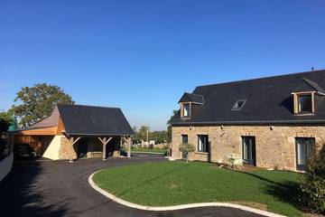 Gîte pour 20 personnes, avec jardin et terrasse à La Chapelle-Saint-Aubert