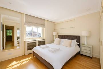 Vacation Rental for 4 Guests in London, South East England, Picture 3