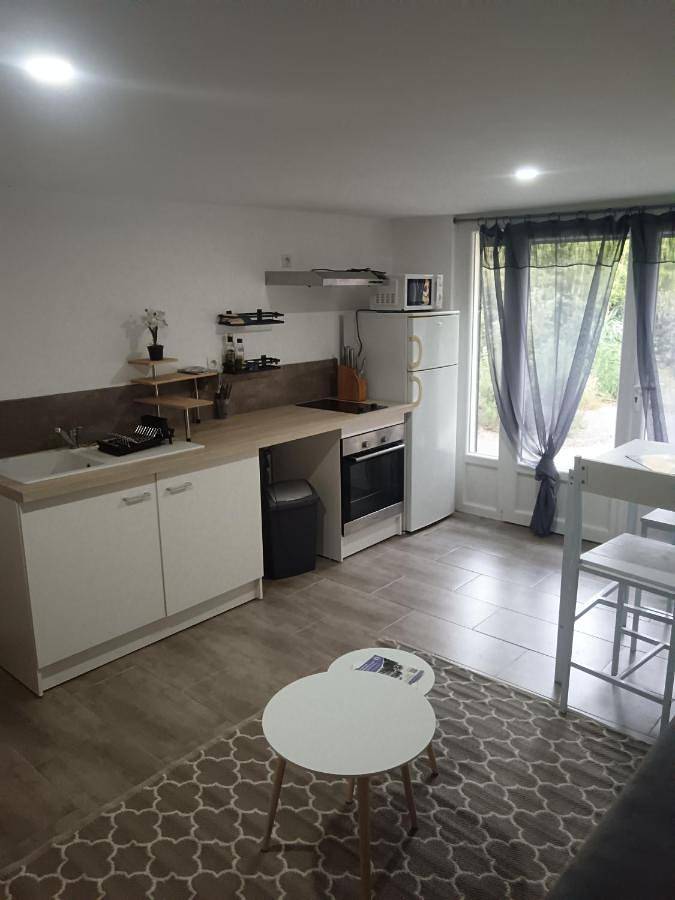 Gîte pour 2 personnes, avec jardin à Saint-Privat-des-Vieux - 2
