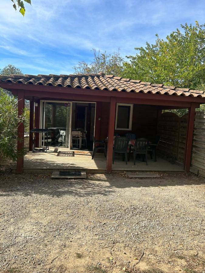 Camping pour 5 personnes, avec jardin et piscine