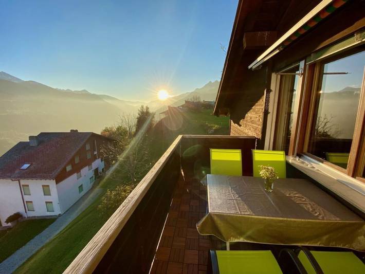 Ferienwohnung für 7 Personen, mit Balkon und Garten sowie Pool und Sauna in Brigels