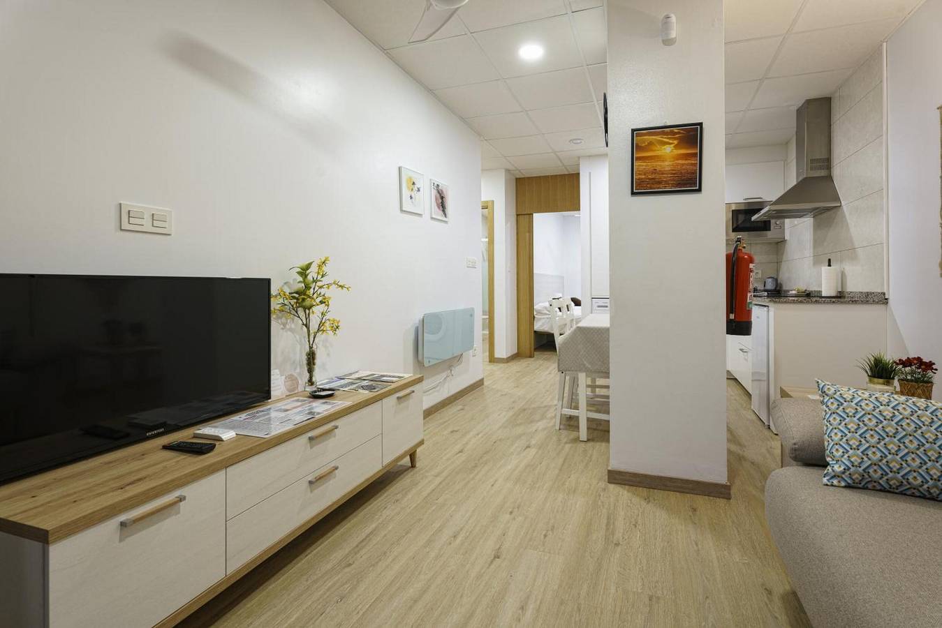 Entire apartment, Sophie Apartments 'Grande' with Private Terrace and Wi-Fi in Burela, Galician Coast