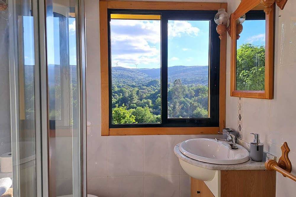 Entire apartment, Apartamento Rural en Plena Ribeira Sacra in Cerreda, Nogueira de Ramuín