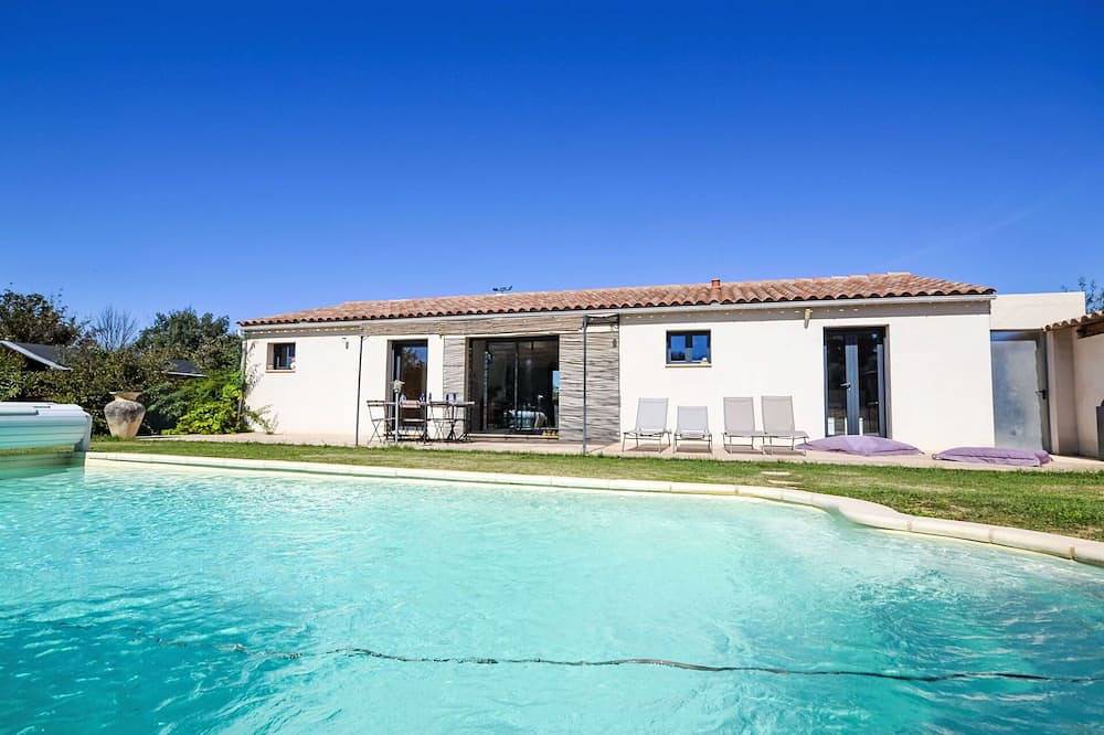 Mooi vrijstaand vakantiehuis voor 6 personen met Wifi, airco, privé zwembad, Tv, terras en parking in Pernes-les-Fontaines, Parc naturel régional du Mont-Ventoux