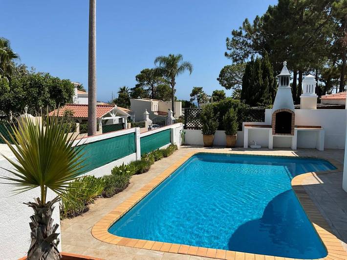 Holiday rental for 5 people, with Balcony and Terrace as well as Garden and Pool in Vale do Lobo