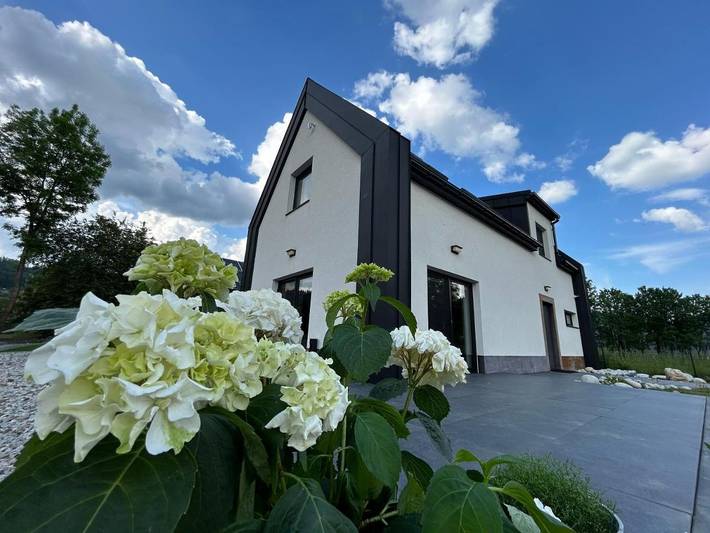 Dom dla 4 osób, z Balkon i Taras oraz Jacuzzi i Ogród w Niedzica