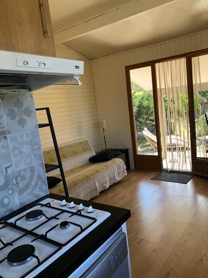 Location de vacances pour 6 personnes, avec jardin ainsi que vue et piscine, animaux acceptés à Les Vans - 2