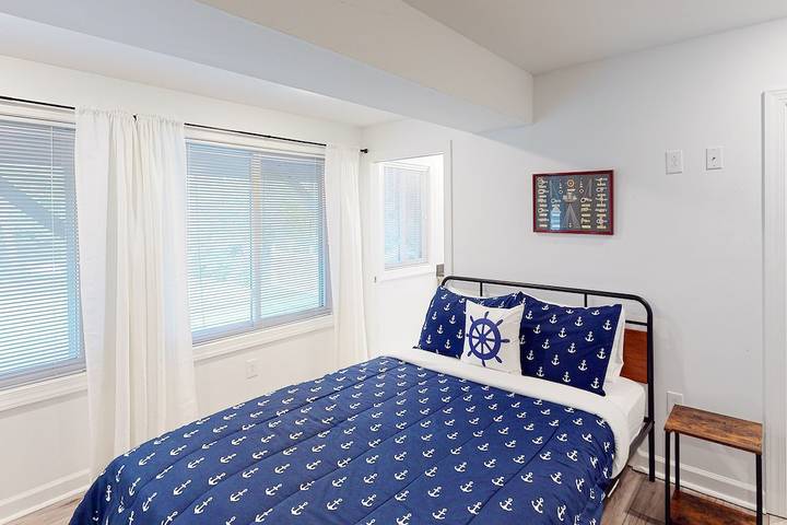 Vacation house for 13 people, with balcony in Virginia