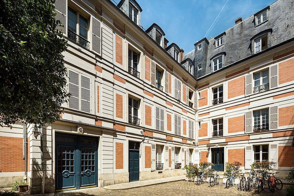 Ganze Wohnung, Eingerichtete Luxus-Wohnung nur 50 Meter vom Schloss Versailles in Versailles, Yvelines