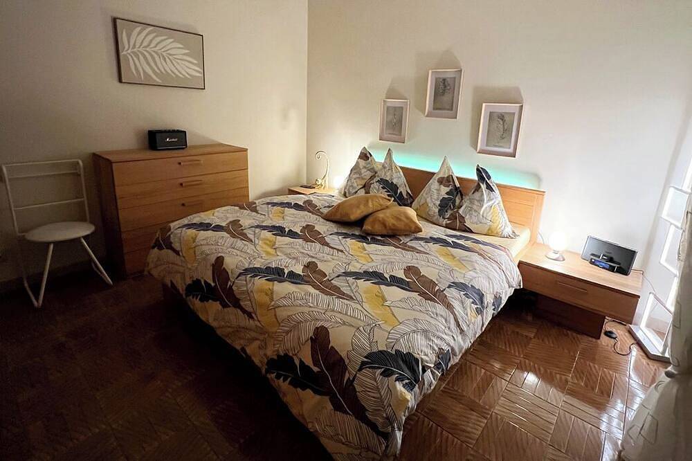 Villa im Grünen mit 2 Wohnungen, Privatschwimmbad, Partyraum und Seeblick in Maderno, Toscolano-Maderno