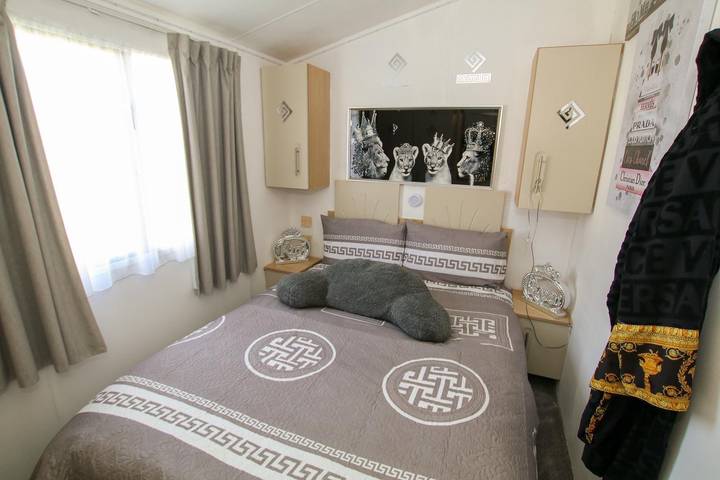 Holiday rental for 8 people, with ocean view and garden as well as pool, child-friendly in Dymchurch
