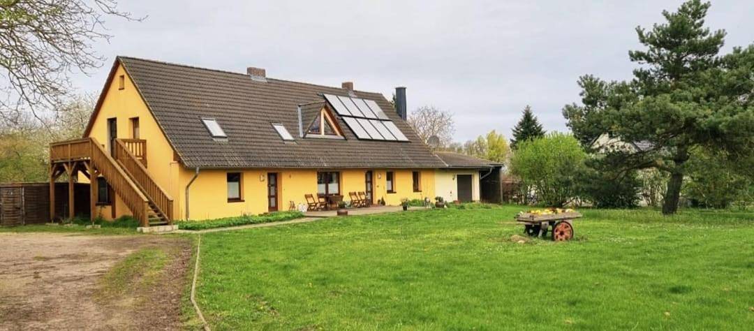 Ferienwohnung für 4 Personen, mit Terrasse und Garten sowie Sauna und Ausblick