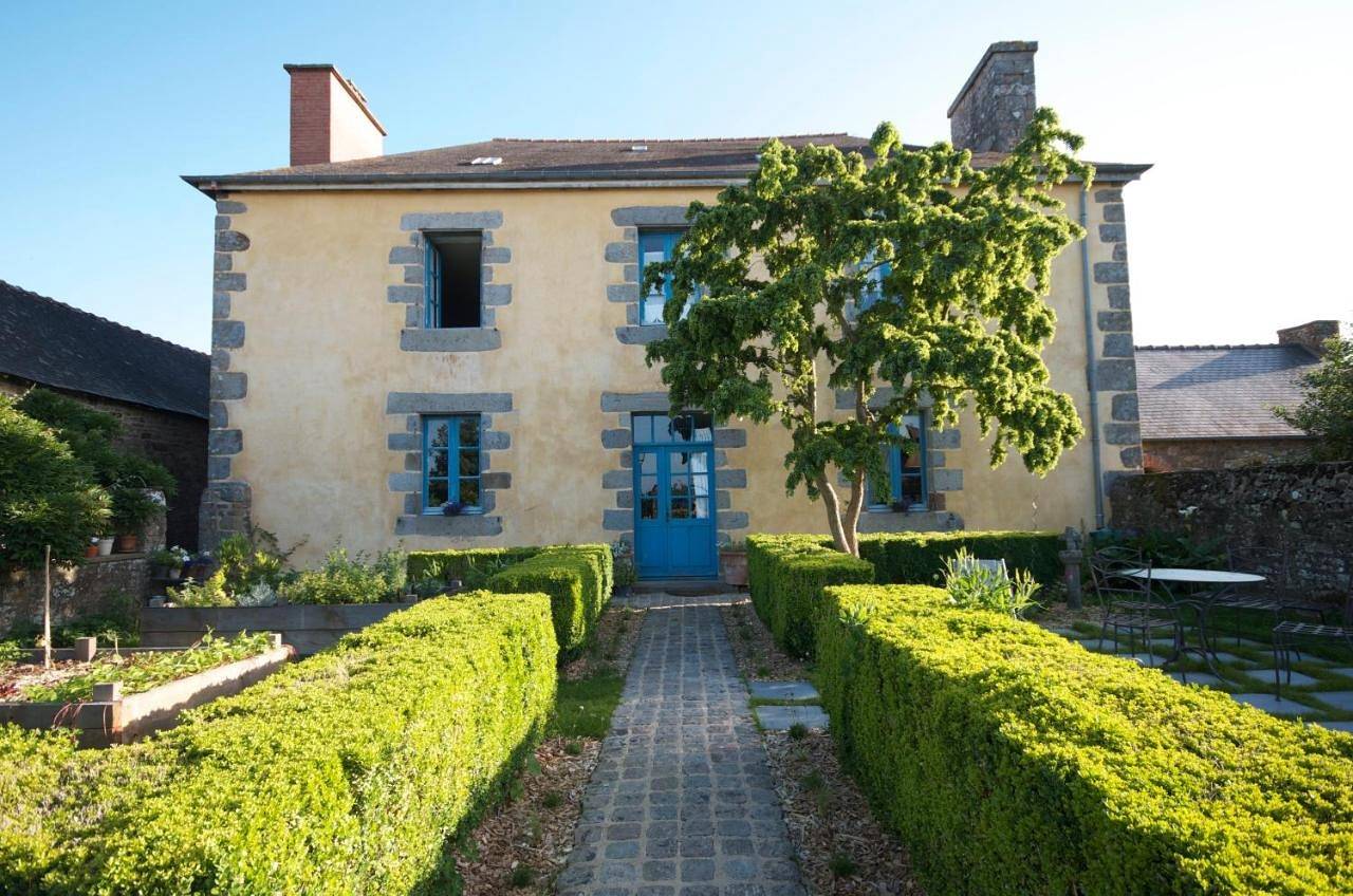 Double Room with Garden View in Dingé, Région de Rennes