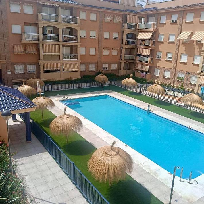 Apartamento de vacaciones para 4 personas, con vistas además de piscina y terraza, Se admiten mascotas - 1