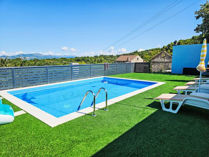 Ferienhaus für 4 Personen, mit Terrasse und Ausblick auf Peljesac