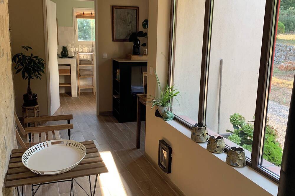 Quiet, romantic room with swimming pool in the heart of nature. in Figanières, Draguignan Region