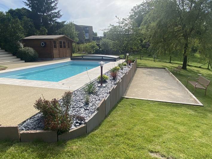 Gîte pour 15 personnes, avec jardin ainsi que terrasse et piscine, animaux acceptés dans Chanverrie - 3