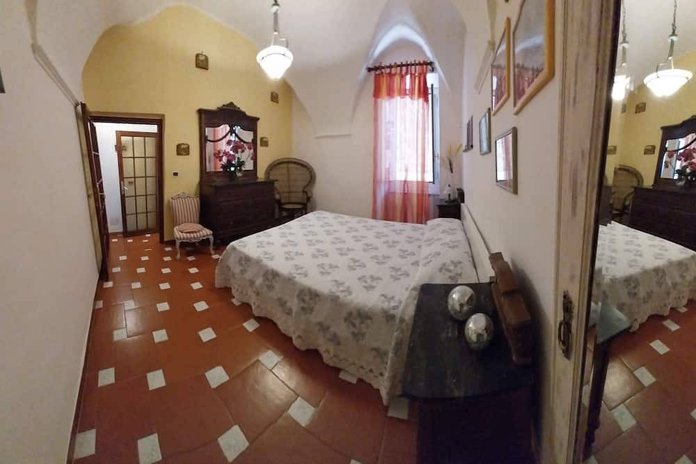 Typical Ligurian home with 90-square-meter terrace Citra 008022-lt-0045 in Civezza, Riviera di Ponente